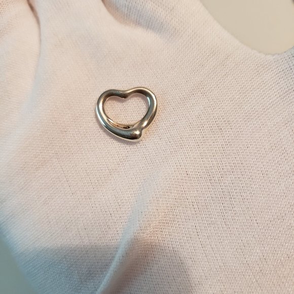 Tiffany's Elsa Peretti Open Heart Charm - Picture 2 of 3